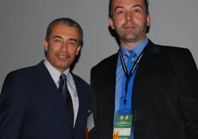 Impreuna cu Dr. Al S. Aly (USA) - renumit specialist in chirurgia plastica dupa scaderea masiva in greutate, autorul volumului Body Contouring After Massive Weight Loss - la Congresul de Chirurgie Plastica al Comunitatii Statelor Golfului, Riyadh, Arabia Saudita, aprilie 2008