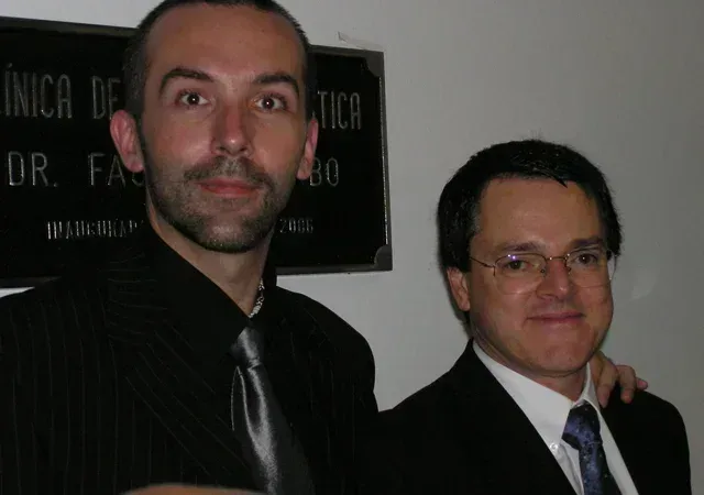 Impreuna cu Prof. Dr. Fausto Viterbo la Simpozionul Societatii Braziliene de Chirurgie Plastica - Sao Paulo, aprilie 2006